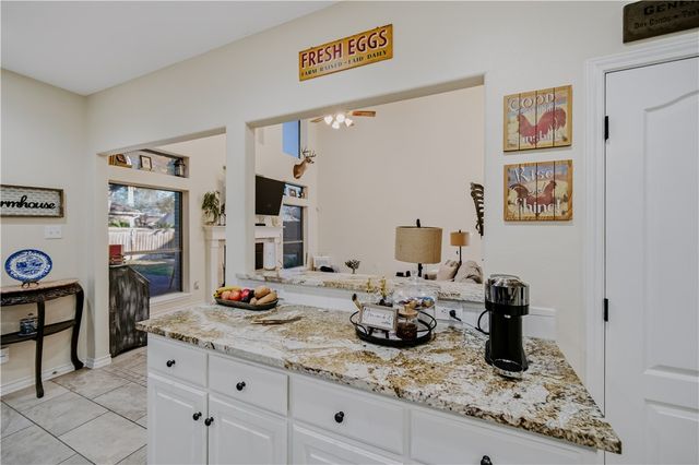 337 Wright Dr, Portland, TX 78374