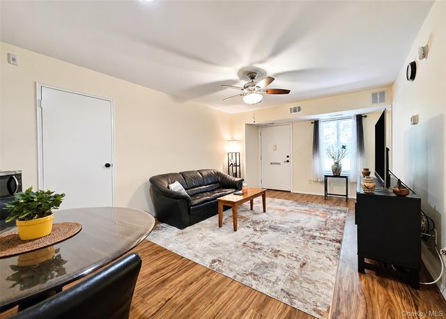 9 Navajo Court 9, Coram, NY 11727