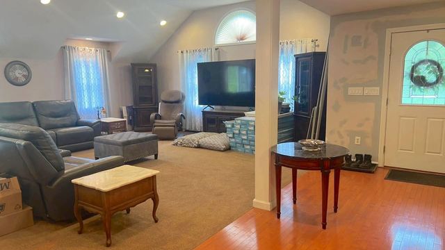 25 Hickory Road, Hampstead, NH 03841