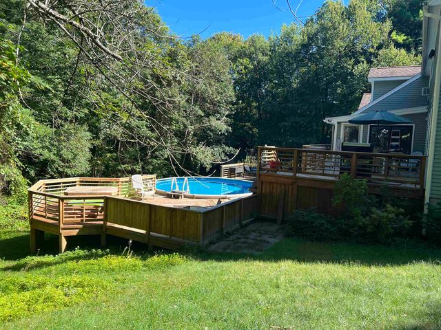 25 Hickory Road, Hampstead, NH 03841