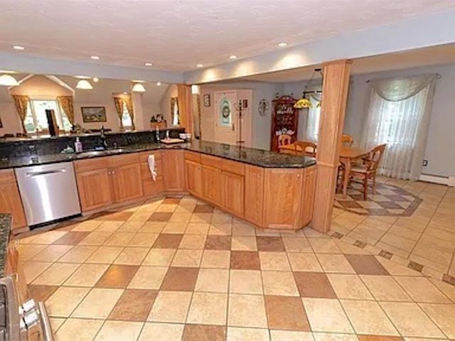 25 Hickory Road, Hampstead, NH 03841