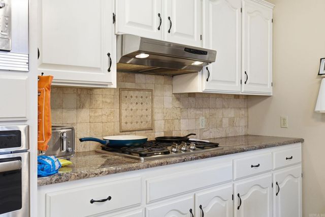 208 Summerfield Dr., Bryant, AR 72022