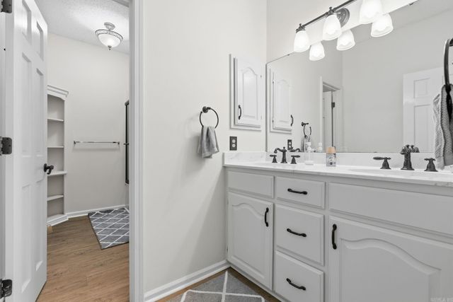 208 Summerfield Dr., Bryant, AR 72022