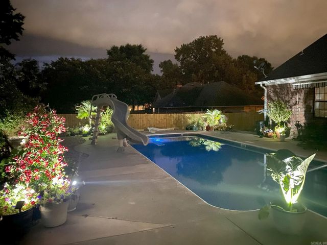 208 Summerfield Dr., Bryant, AR 72022