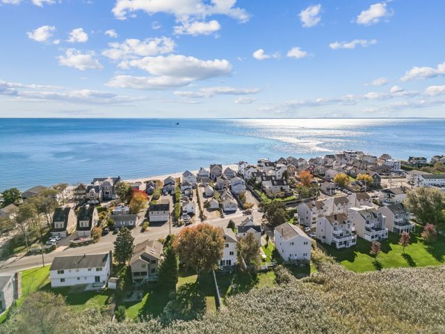 656 Fairfield Beach Road, Fairfield, CT 06824