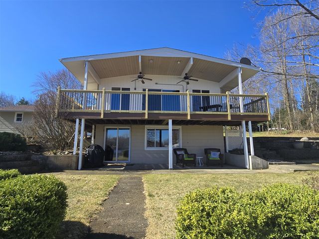 7788 W Royal Road, Canadian Lakes, MI 49346