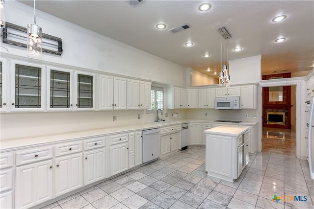 2110 Lakeview Loop, Killeen, TX 76543