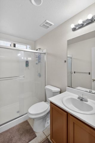 8788 Tiogawoods Dr, Sacramento, CA 95828