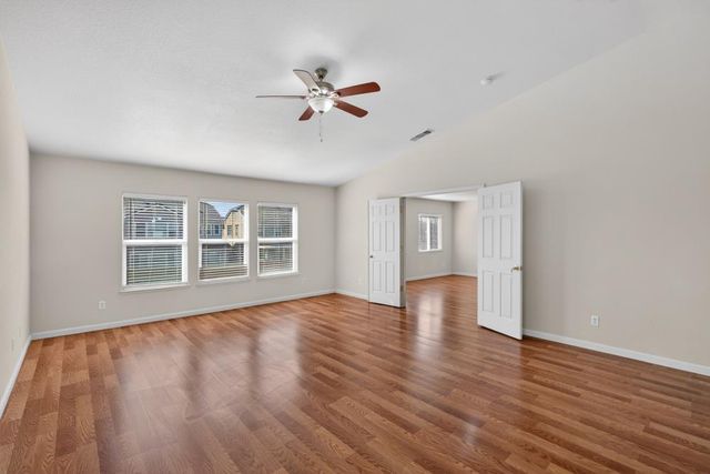 8788 Tiogawoods Dr, Sacramento, CA 95828