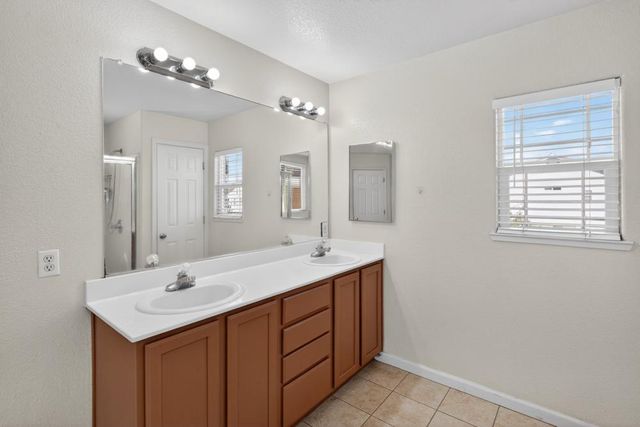 8788 Tiogawoods Dr, Sacramento, CA 95828