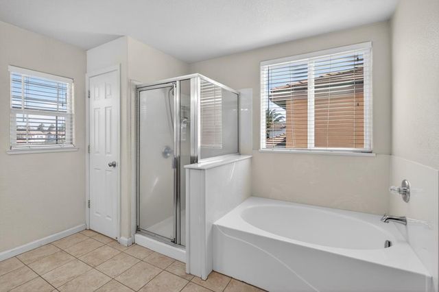 8788 Tiogawoods Dr, Sacramento, CA 95828