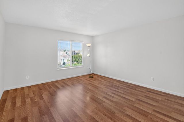 8788 Tiogawoods Dr, Sacramento, CA 95828