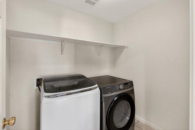 8788 Tiogawoods Dr, Sacramento, CA 95828