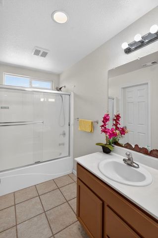 8788 Tiogawoods Dr, Sacramento, CA 95828