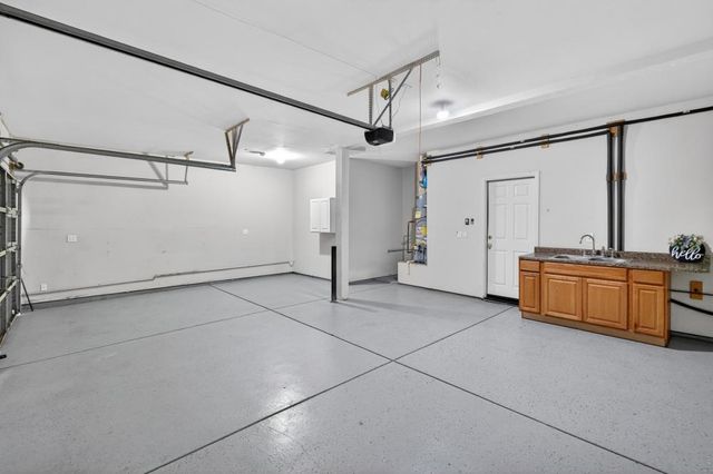 8788 Tiogawoods Dr, Sacramento, CA 95828