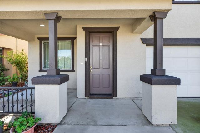 8788 Tiogawoods Dr, Sacramento, CA 95828