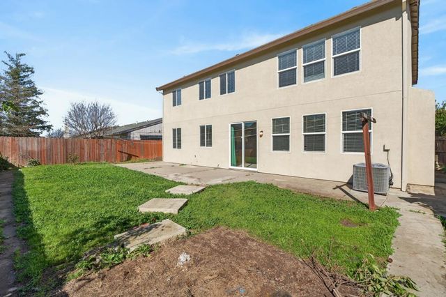 8788 Tiogawoods Dr, Sacramento, CA 95828