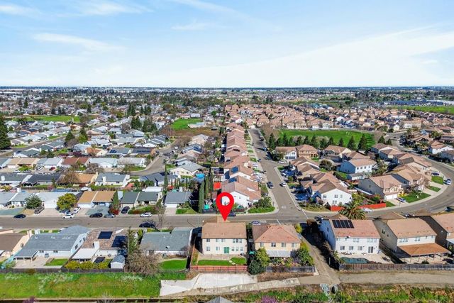 8788 Tiogawoods Dr, Sacramento, CA 95828