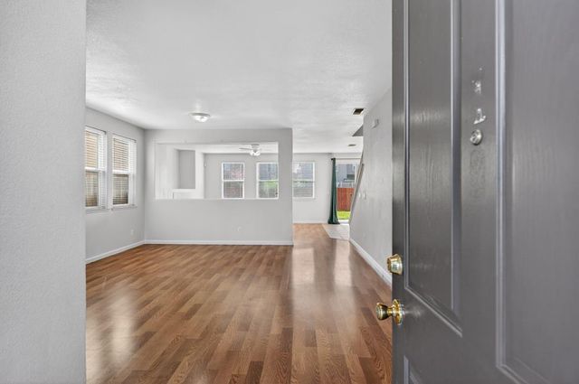 8788 Tiogawoods Dr, Sacramento, CA 95828