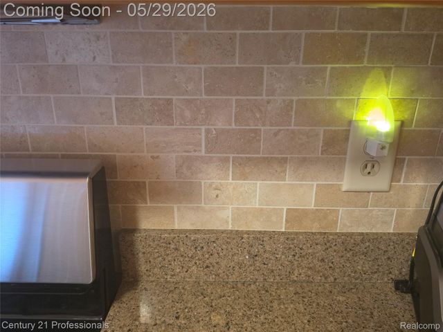 40318 Newport Drive, Plymouth Charter Township, MI 48170