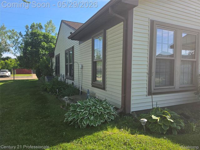 40318 Newport Drive, Plymouth Charter Township, MI 48170