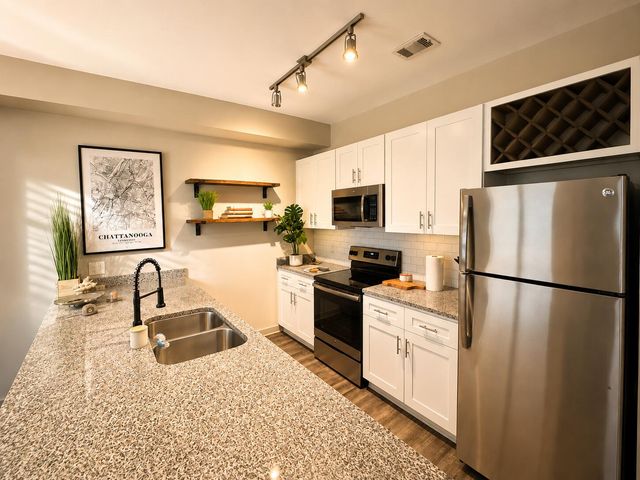 782 Riverfront Parkway 104, Chattanooga, TN 37402