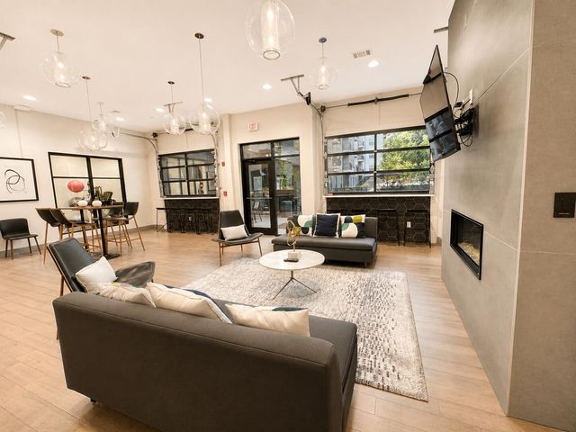 782 Riverfront Parkway 104, Chattanooga, TN 37402