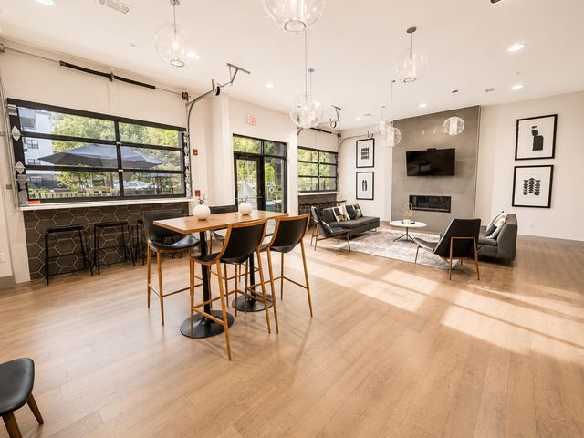 782 Riverfront Parkway 104, Chattanooga, TN 37402