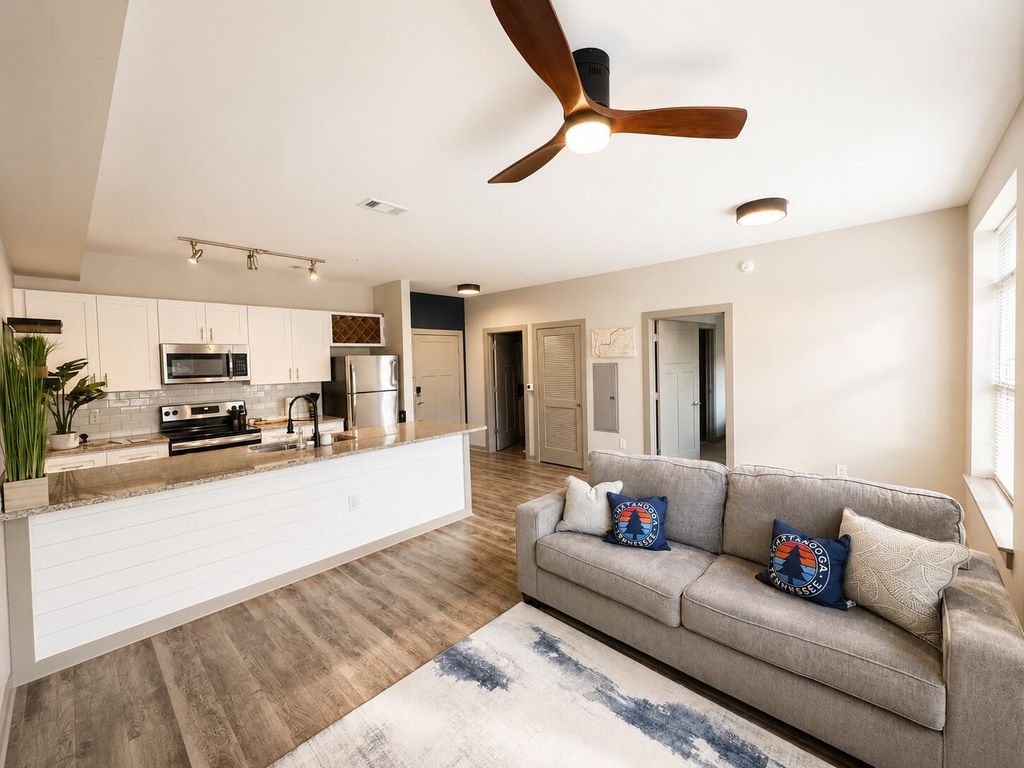 782 Riverfront Parkway 104, Chattanooga, TN 37402