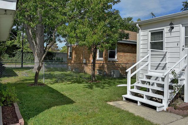 2140 Dobson Street, Evanston, IL 60202