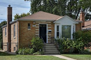 2140 Dobson Street, Evanston, IL 60202