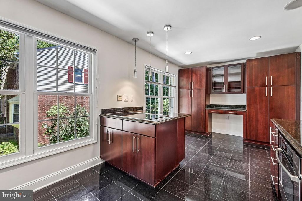 Image 9 of property listing at 17 APPLESEED LN, Gaithersburg, MD 20878