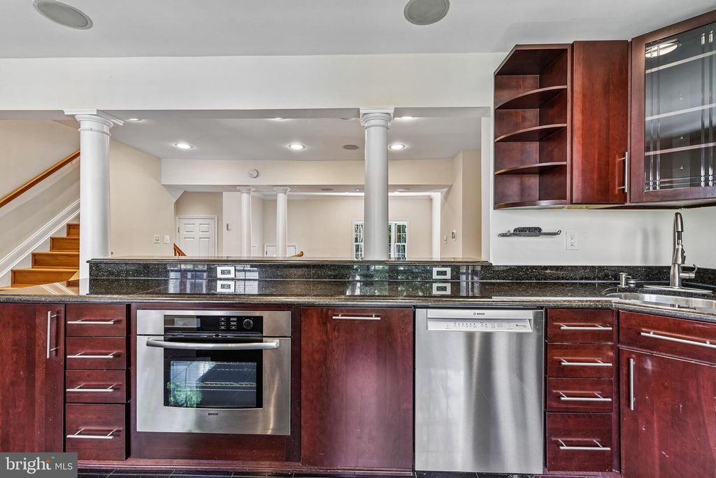 Image 10 of property listing at 17 APPLESEED LN, Gaithersburg, MD 20878