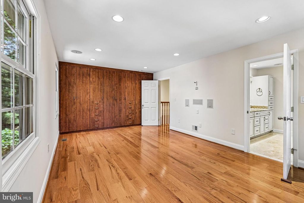 Image 16 of property listing at 17 APPLESEED LN, Gaithersburg, MD 20878