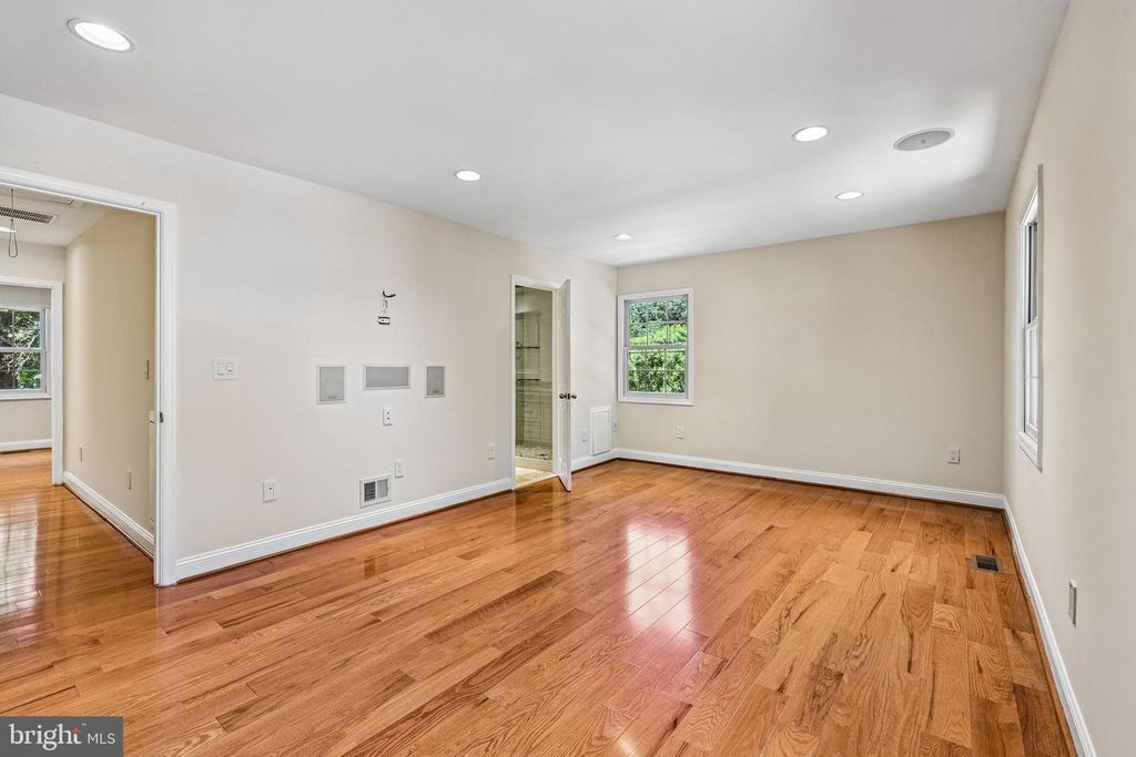 Image 17 of property listing at 17 APPLESEED LN, Gaithersburg, MD 20878