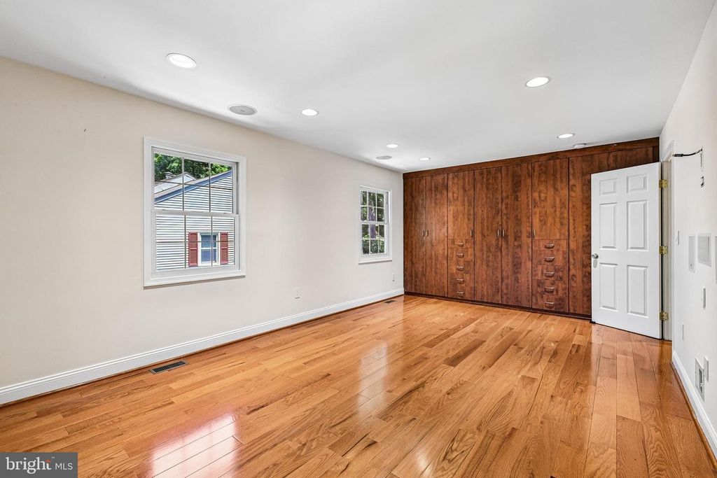 Image 18 of property listing at 17 APPLESEED LN, Gaithersburg, MD 20878