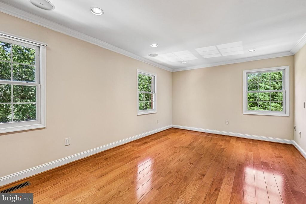 Image 22 of property listing at 17 APPLESEED LN, Gaithersburg, MD 20878