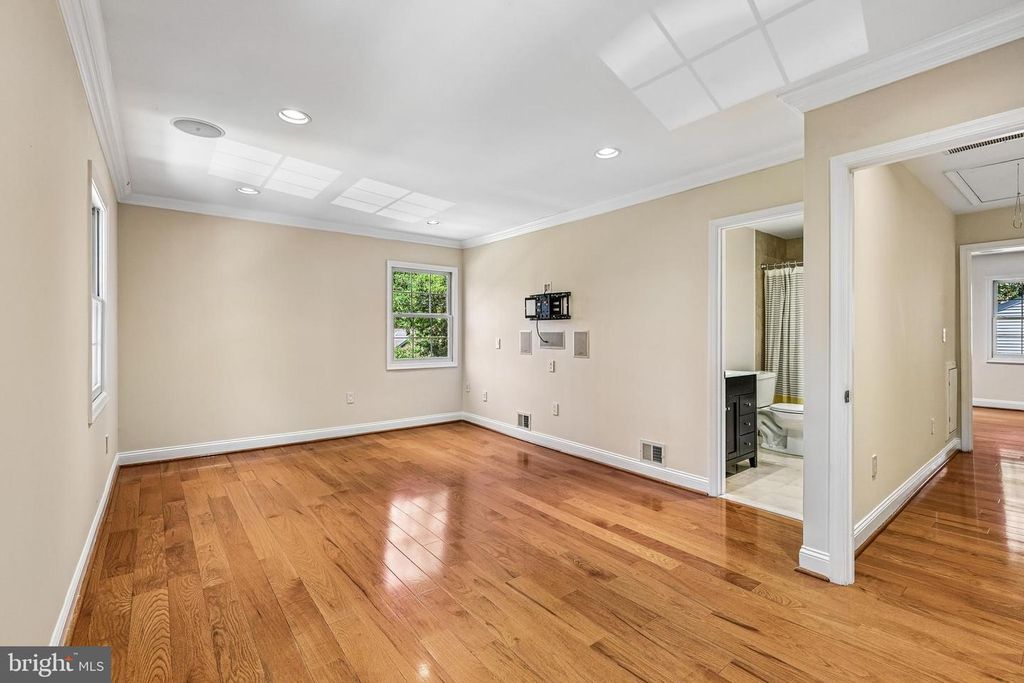 Image 23 of property listing at 17 APPLESEED LN, Gaithersburg, MD 20878
