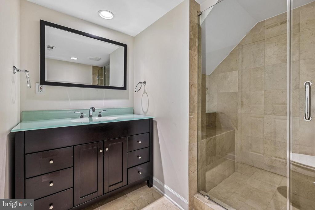 Image 25 of property listing at 17 APPLESEED LN, Gaithersburg, MD 20878