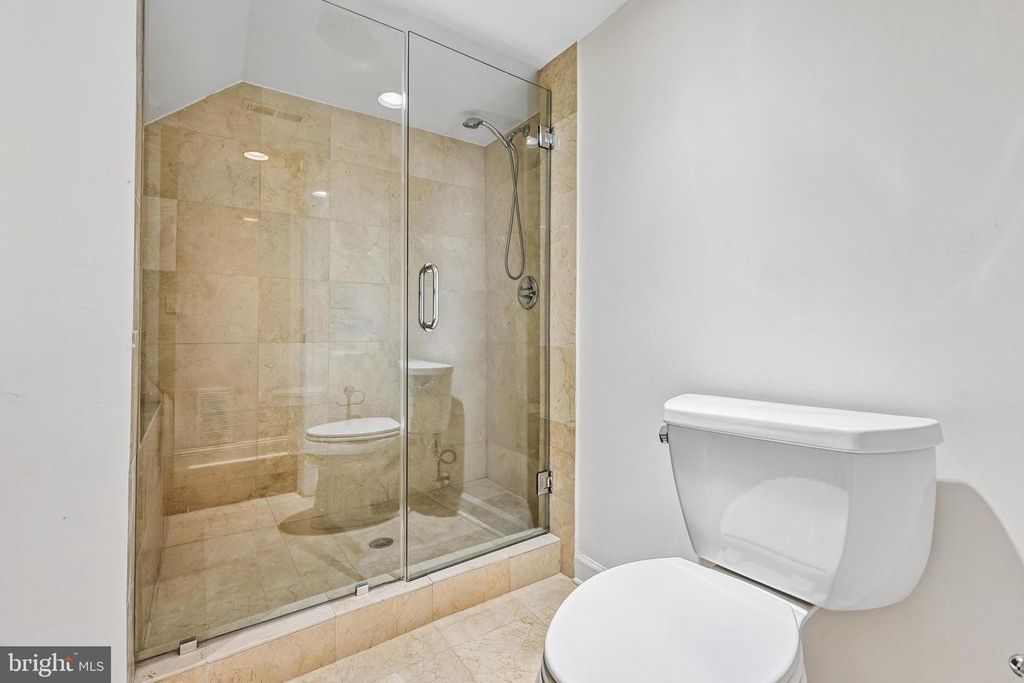 Image 26 of property listing at 17 APPLESEED LN, Gaithersburg, MD 20878