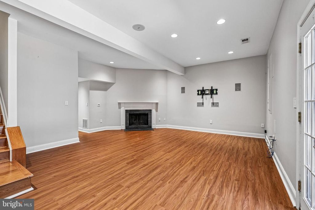 Image 36 of property listing at 17 APPLESEED LN, Gaithersburg, MD 20878