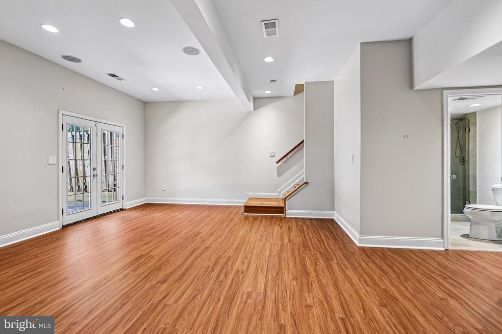 Image 38 of property listing at 17 APPLESEED LN, Gaithersburg, MD 20878