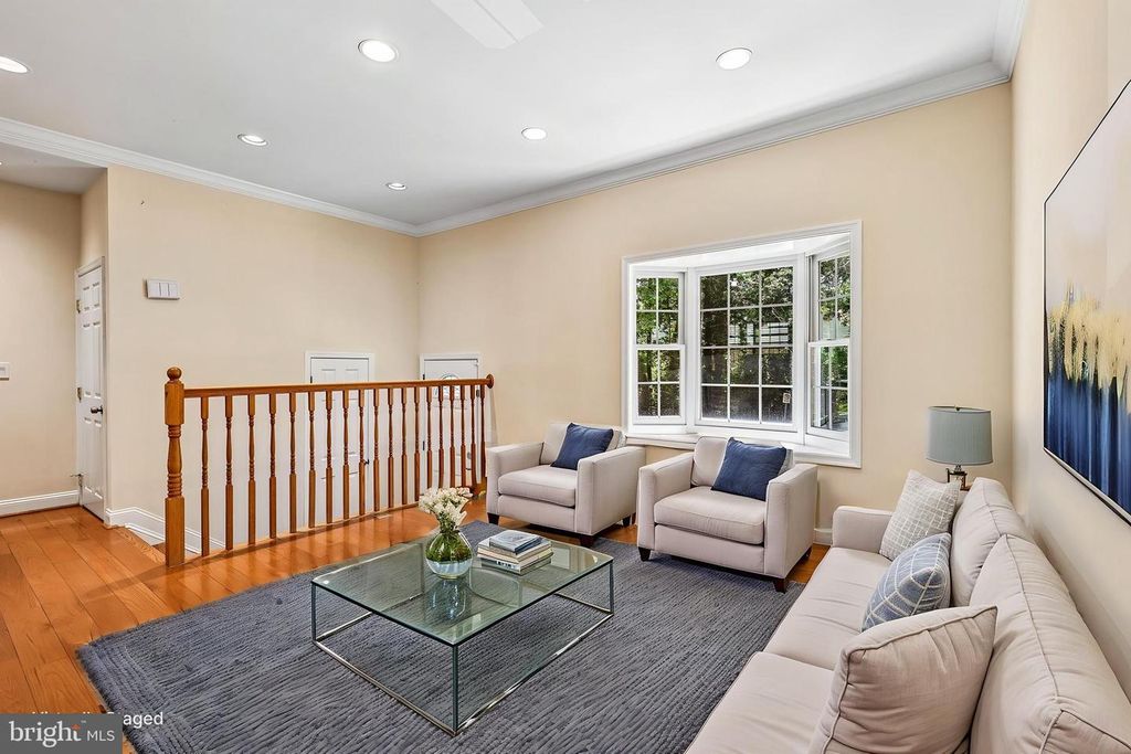 Image 3 of property listing at 17 APPLESEED LN, Gaithersburg, MD 20878