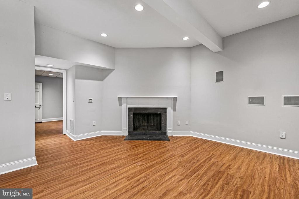 Image 40 of property listing at 17 APPLESEED LN, Gaithersburg, MD 20878