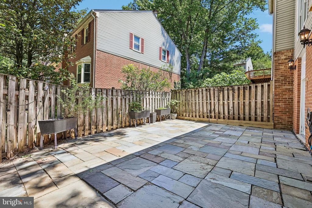 Image 41 of property listing at 17 APPLESEED LN, Gaithersburg, MD 20878
