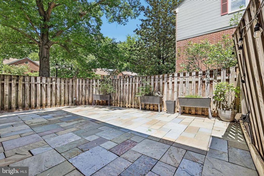 Image 42 of property listing at 17 APPLESEED LN, Gaithersburg, MD 20878