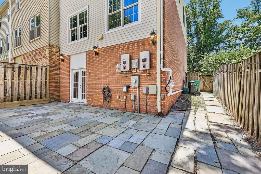 Image 43 of property listing at 17 APPLESEED LN, Gaithersburg, MD 20878