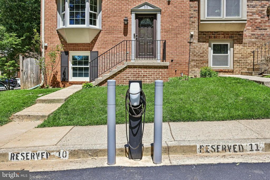 Image 44 of property listing at 17 APPLESEED LN, Gaithersburg, MD 20878