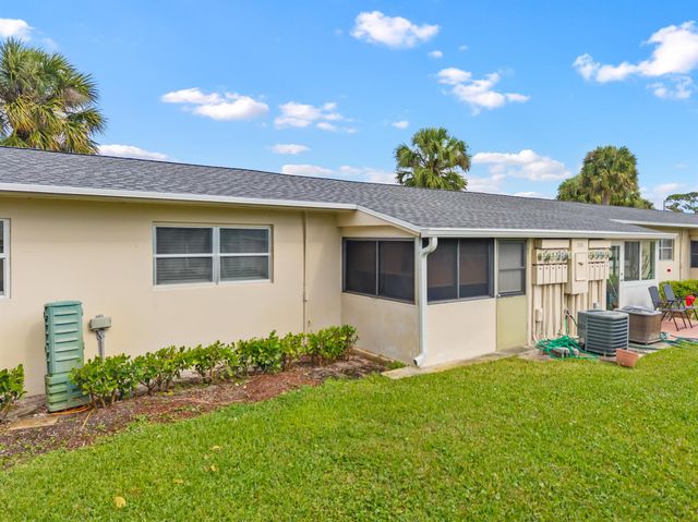 2590 Barkley Drive E E, West Palm Beach, FL 33415