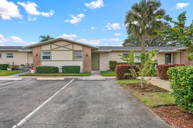 2590 Barkley Drive E E, West Palm Beach, FL 33415